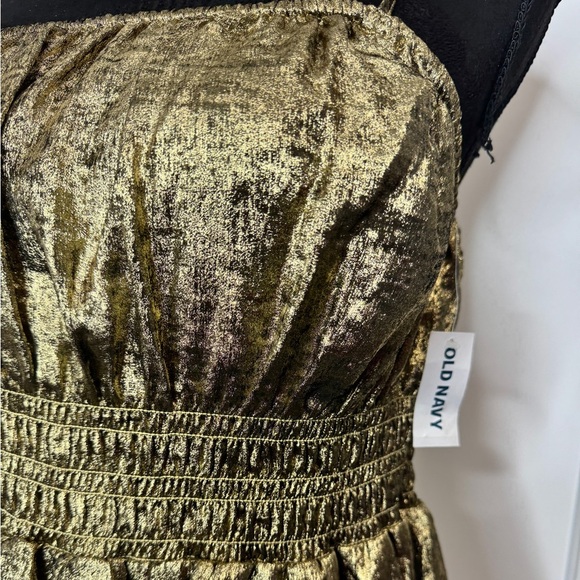 💎 Old Navy Satin Cami Shiny Top Gold - Picture 9 of 11